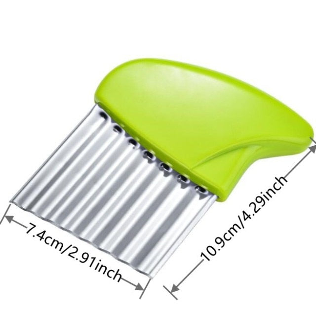 COLGRE Vegetable Chopper - Stainless Steel Blade Crinkle Cutter/Wavy Knife  Veggies French Fry Slicer and Plastic Dough/Cake Scraper,2 piece (Green)